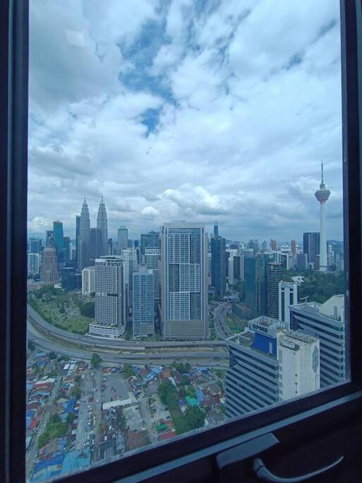 Lx 39A Balcony Klcc View 1 Bedroom Infinity Pool Kuala Lumpur Exterior photo