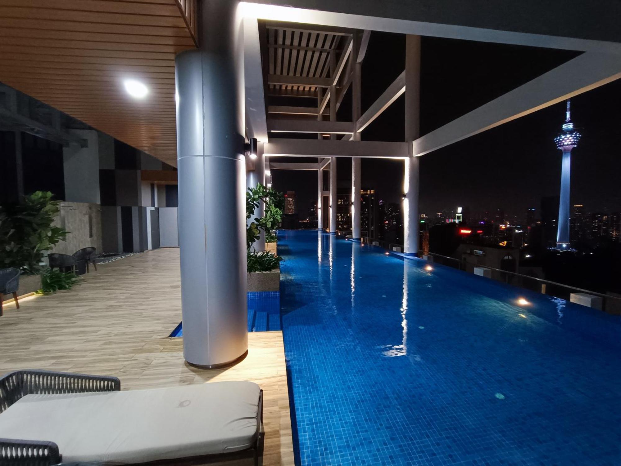 Lx 39A Balcony Klcc View 1 Bedroom Infinity Pool Kuala Lumpur Exterior photo
