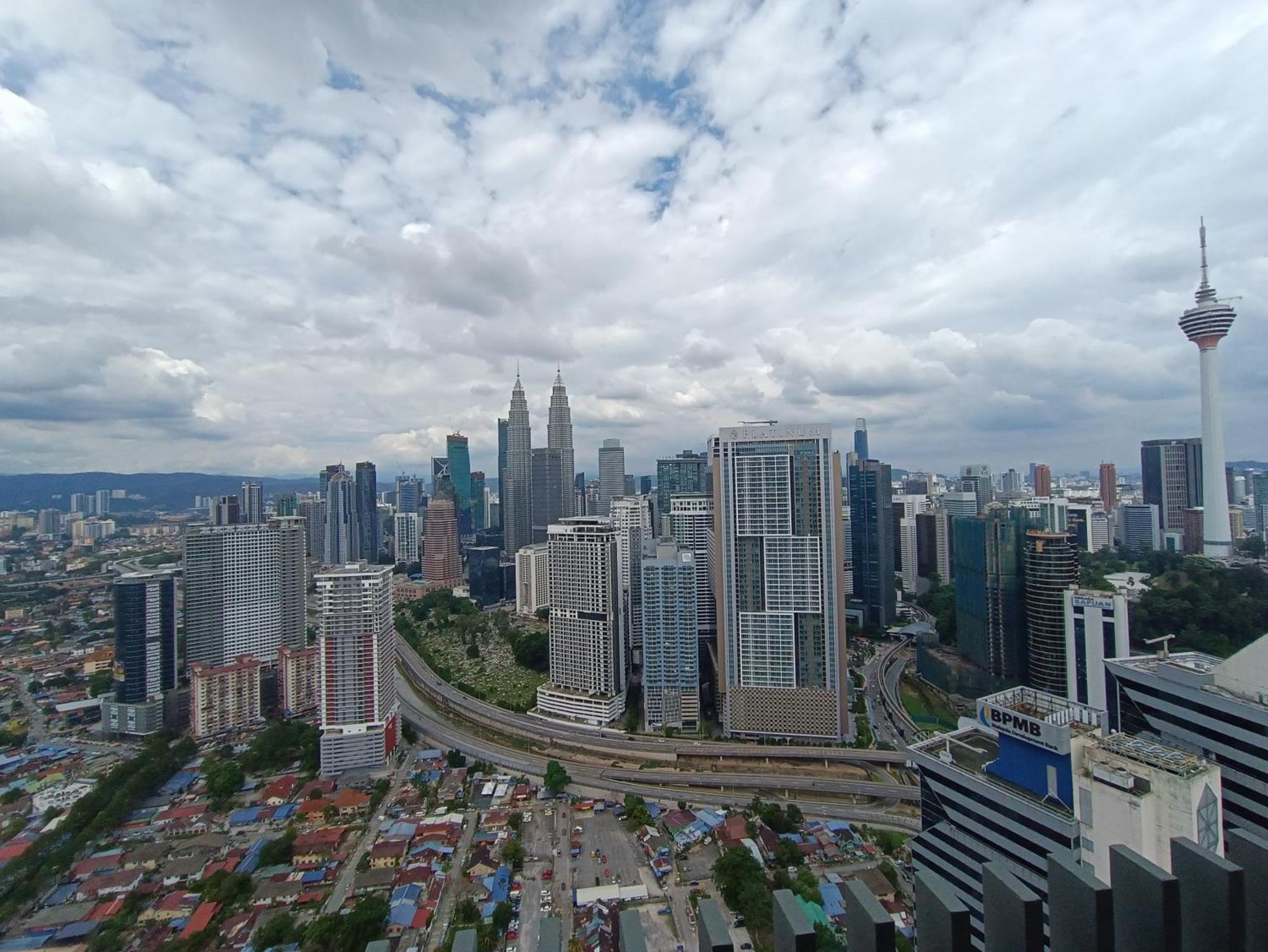 Lx 39A Balcony Klcc View 1 Bedroom Infinity Pool Kuala Lumpur Exterior photo